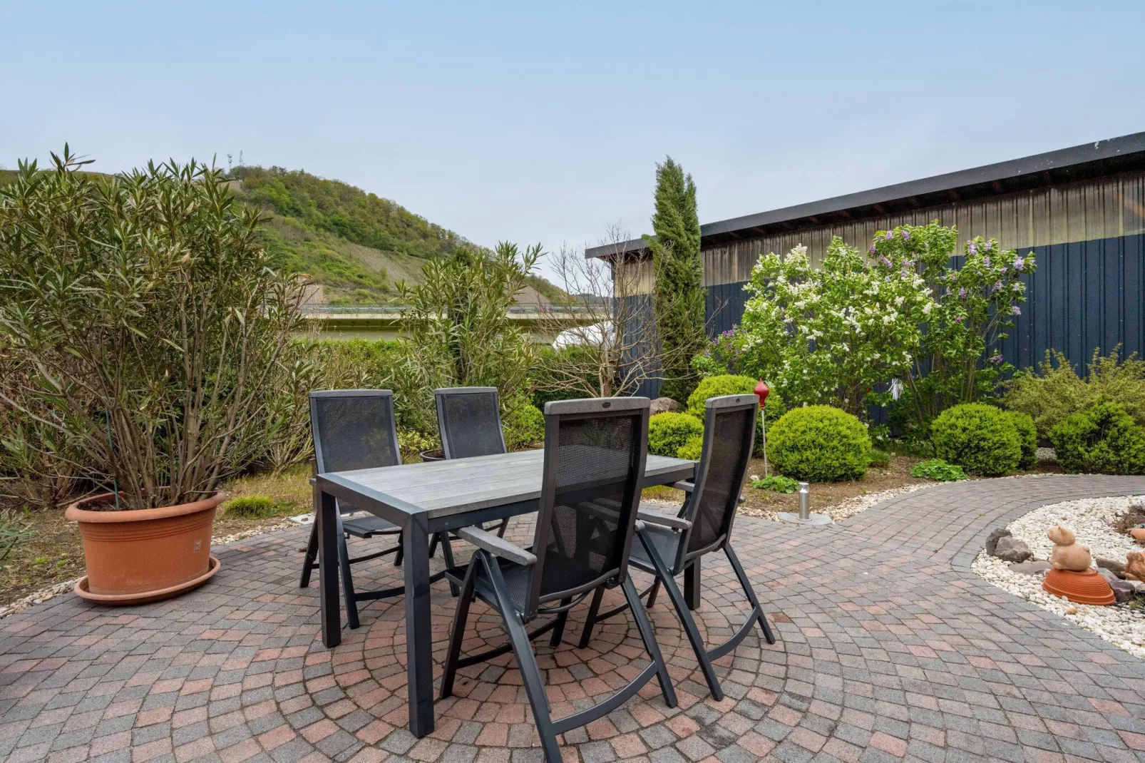 Ferienwohnung mit Moselblick-Tuinen zomer