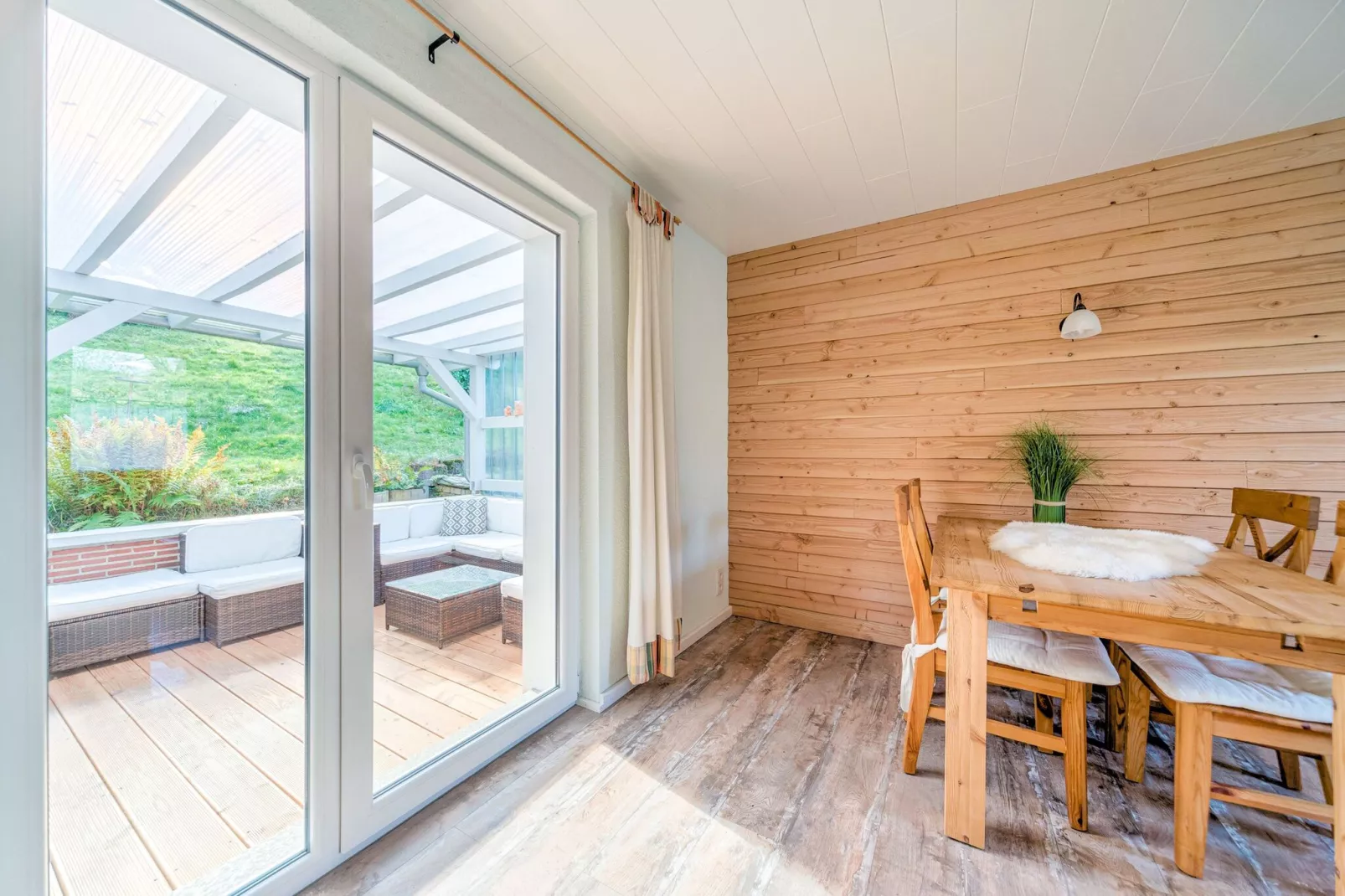 Vakantiewoning in Güntersberge bij het meer-Woonkamer