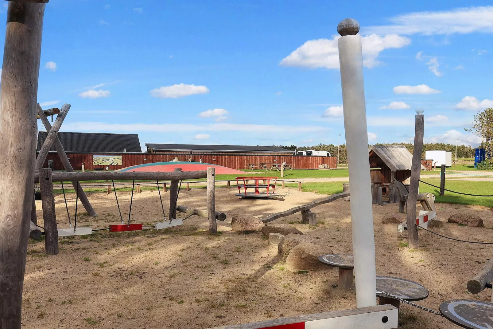 Hut in campingresort met activiteiten-Uitzicht