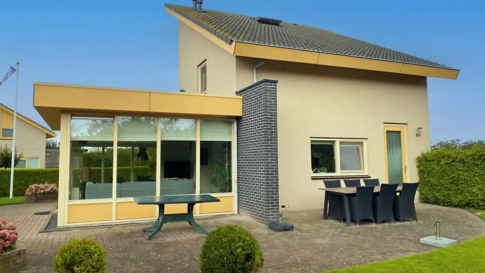 Escape in Friesland-Buitenkant zomer
