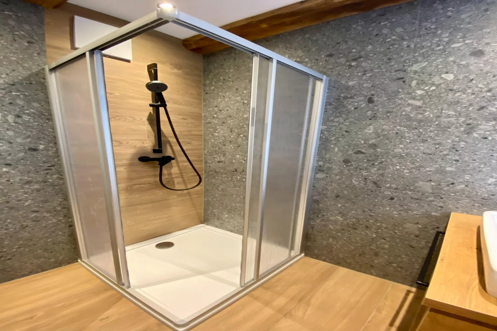 Doppelzimmer "Ziegen-Bartl" in Saalfelden-Badkamer