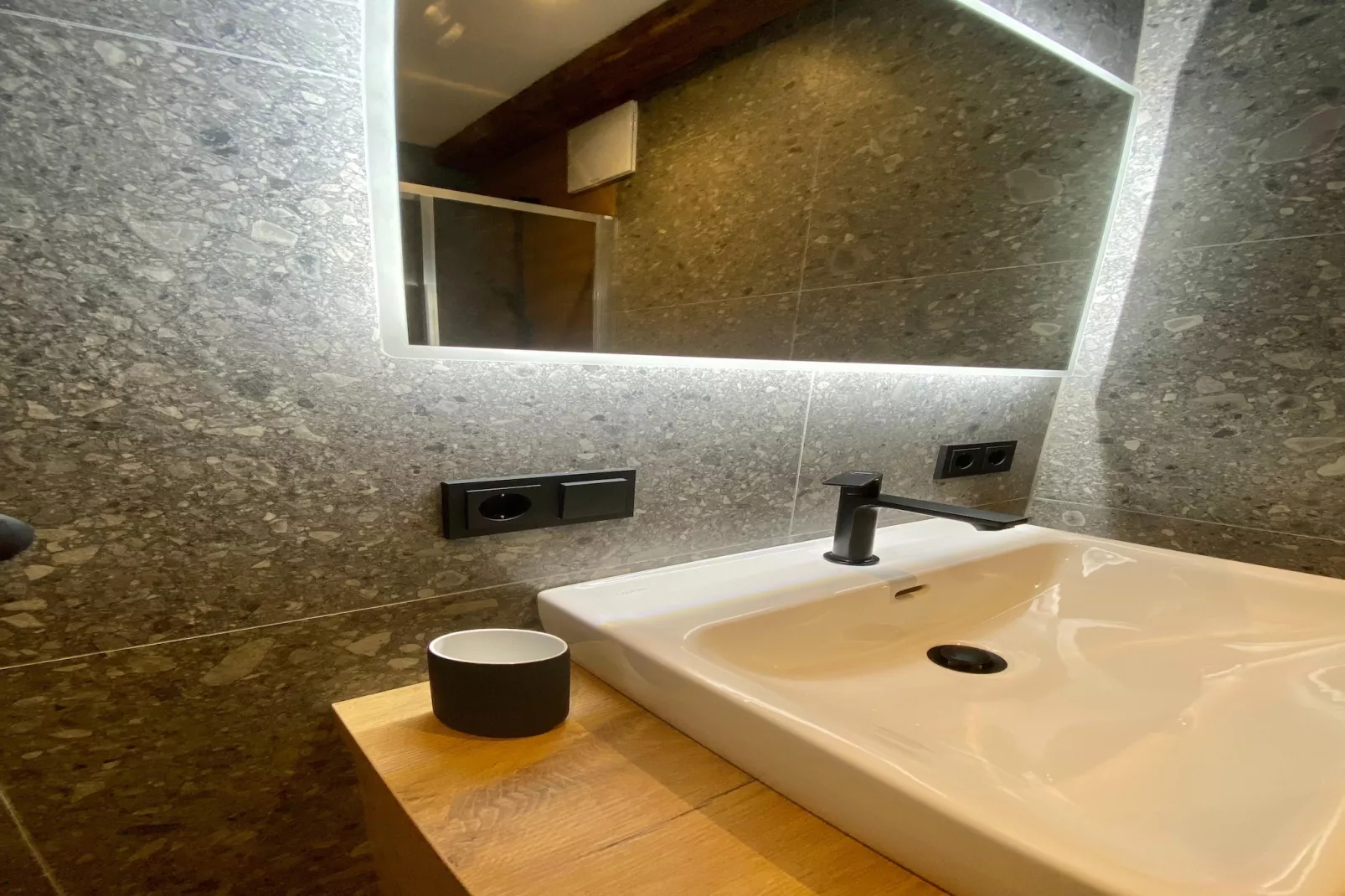 Appartement "Schnauz-Bartl" 3-4-Badkamer