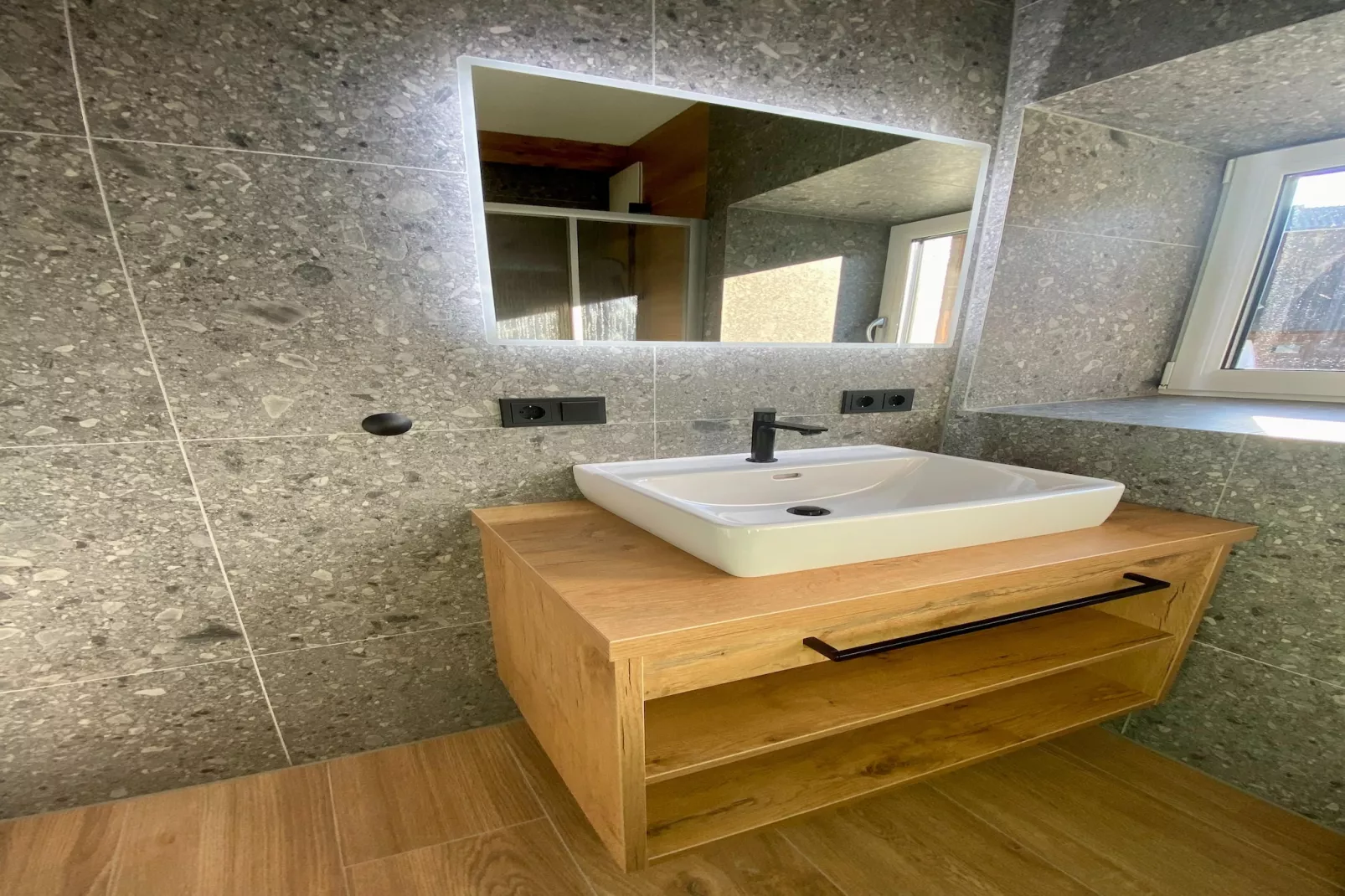 Appartement "Schnauz-Bartl" 3-4-Badkamer