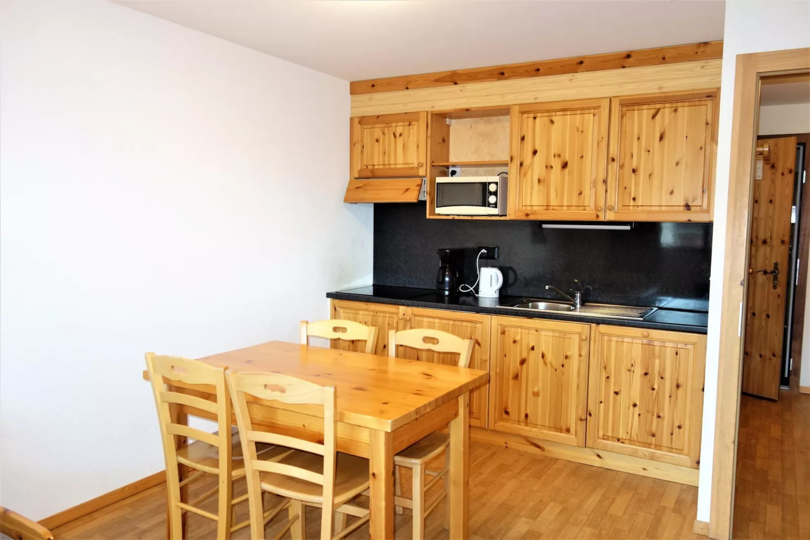 Pracondu 2 202 - OUTDOOR & FUN charming apartment-Keuken
