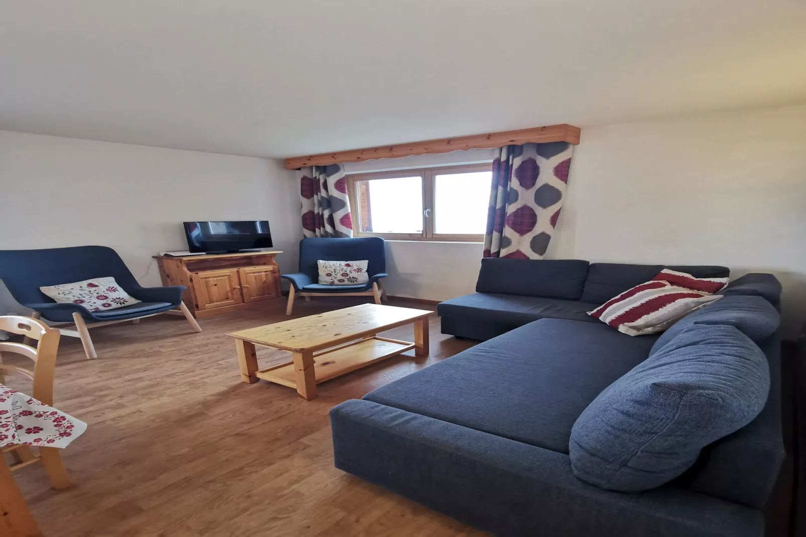 Pracondu 1 202 - OUTDOOR & FUN charming apartment-Woonkamer
