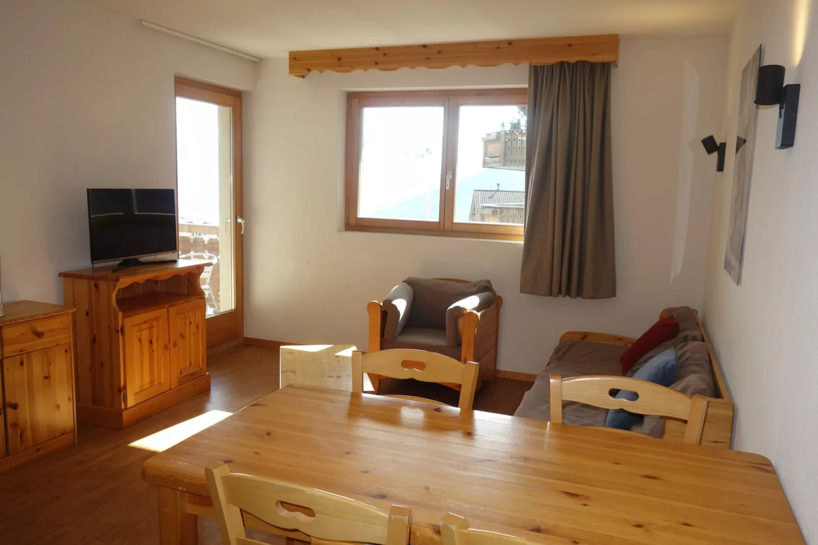 Pracondu 1 304 - OUTDOOR & FUN charming apartment-Eetkamer