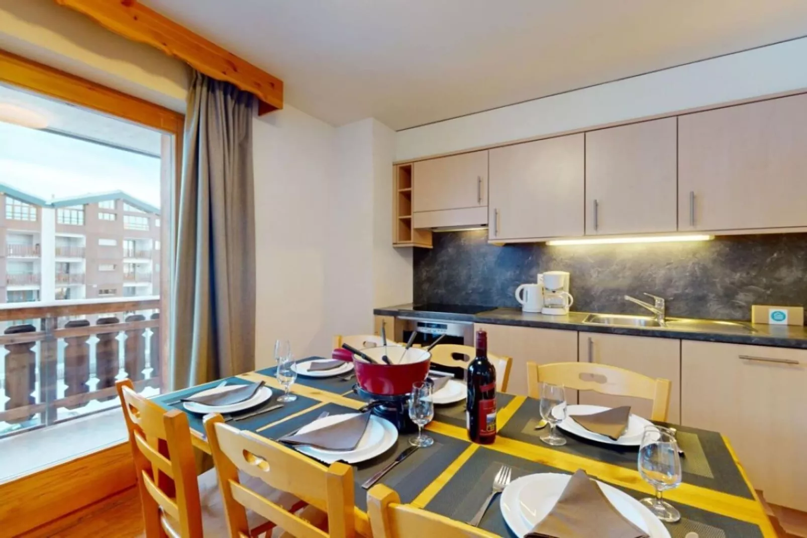 Pracondu 1 305 - OUTDOOR & FUN apartment 6 pers-Eetkamer
