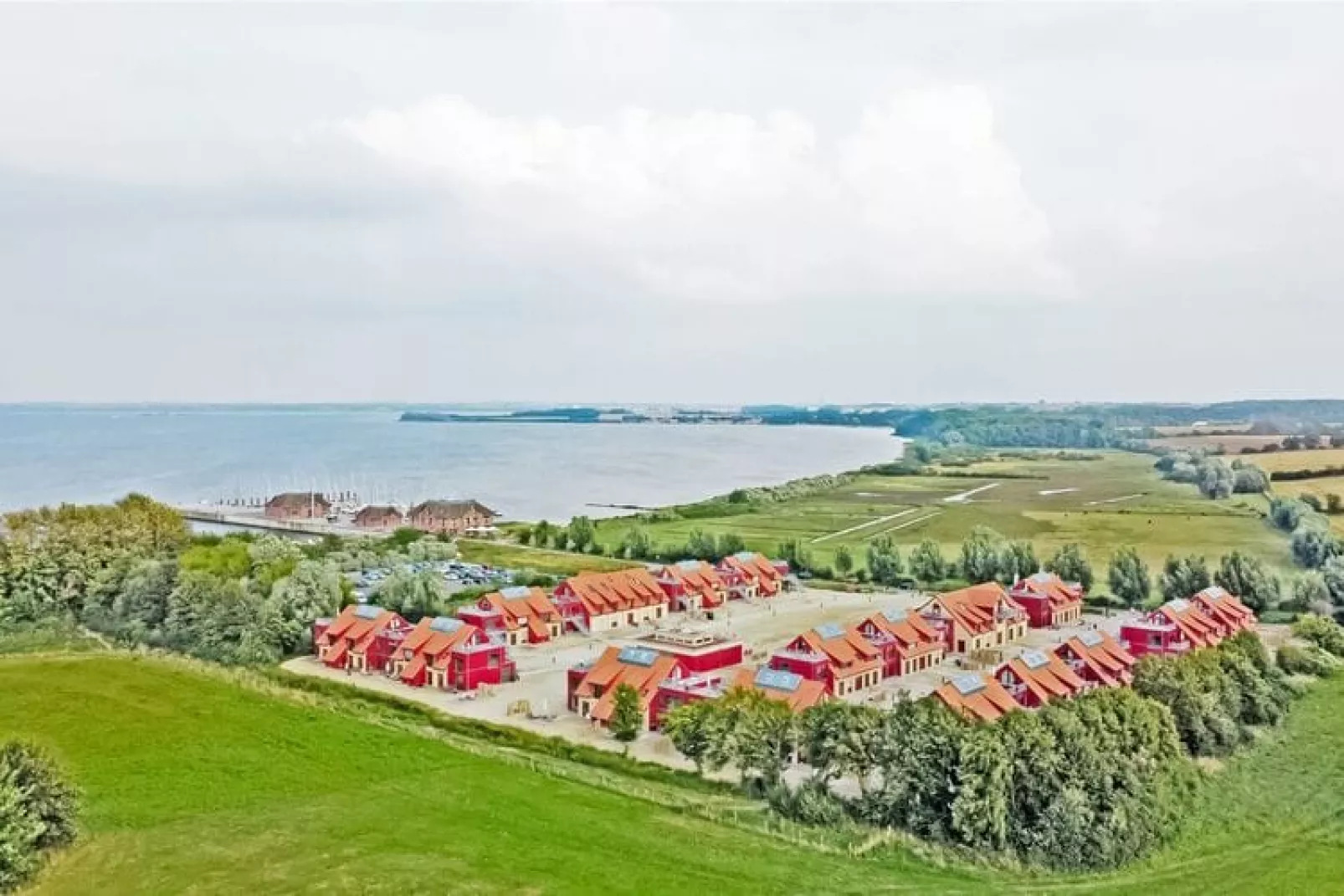 Bades Huk Hohenkirchen-1 Schlafzimmer-Buitenkant zomer