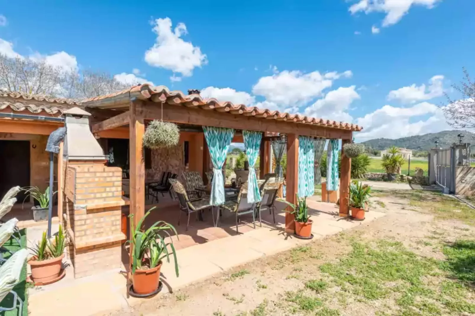 Finca Can Calisto-Buitenkant zomer