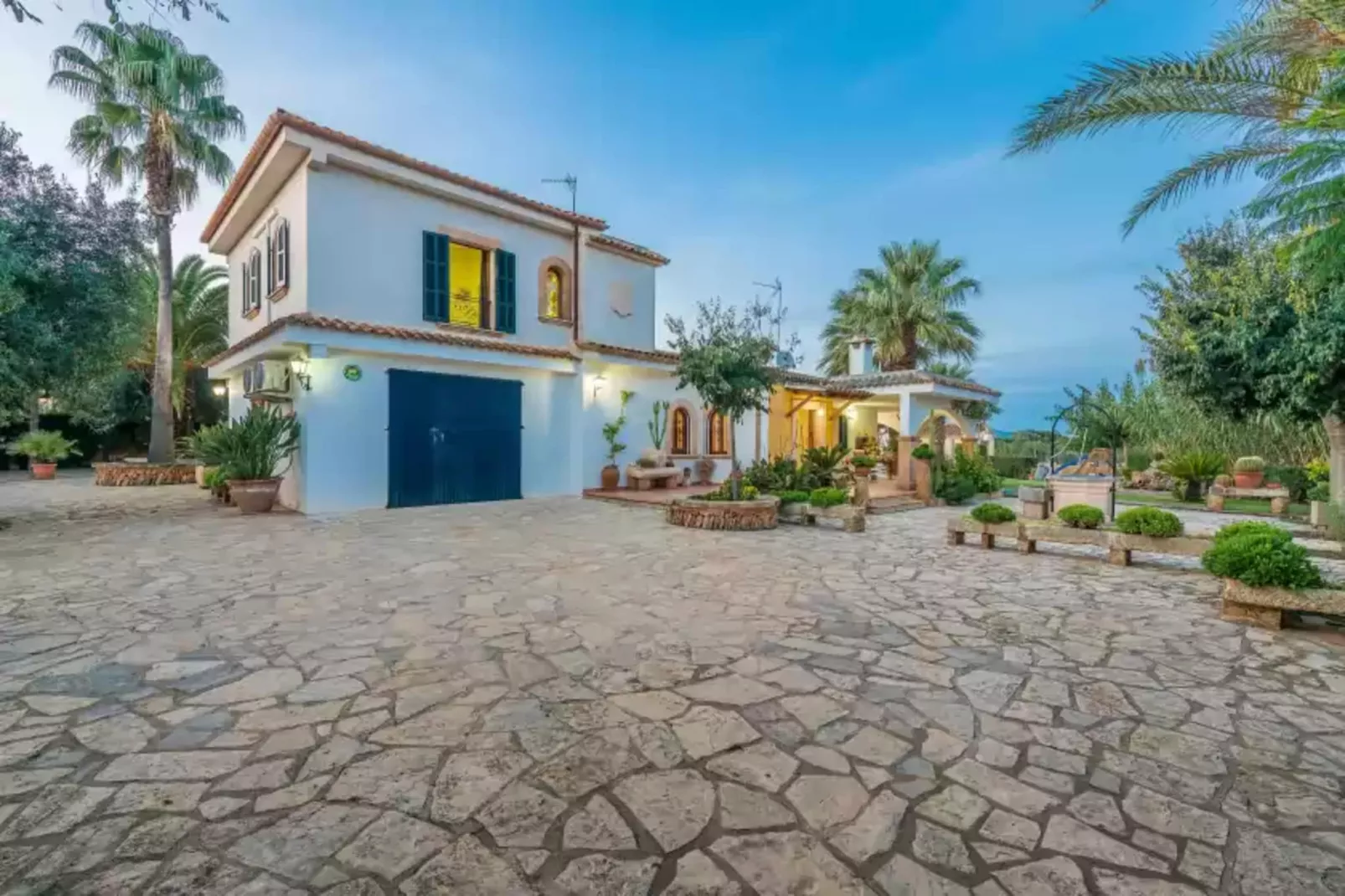 Santa Eulalia Petit-Buitenkant zomer