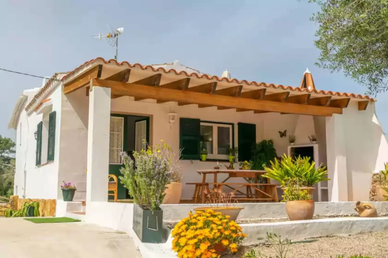 Casa Dina-Buitenkant zomer