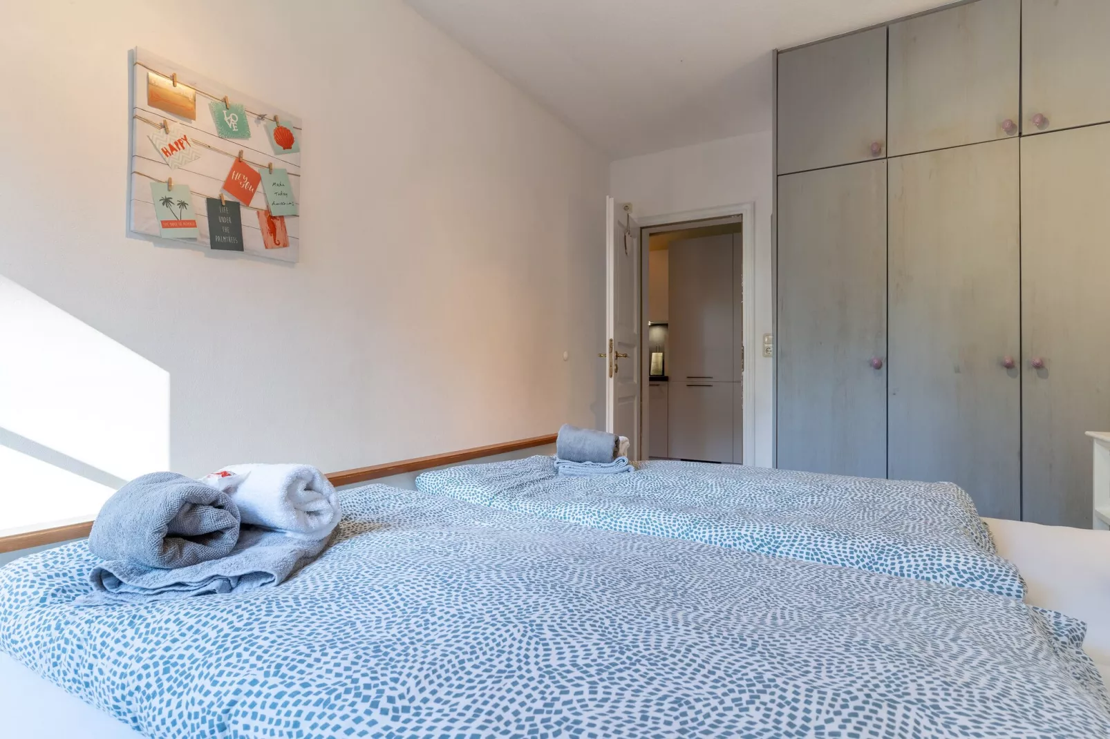 Ferienwohnung Vogelkoje Vollerwiek-Slaapkamer