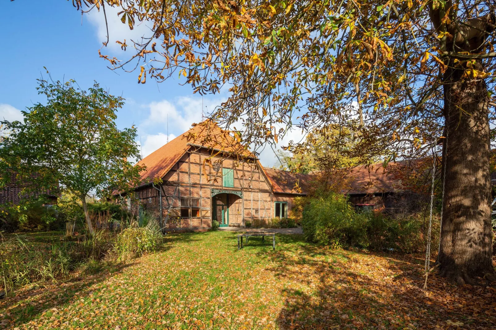 Biobauernhof-Buitenkant zomer