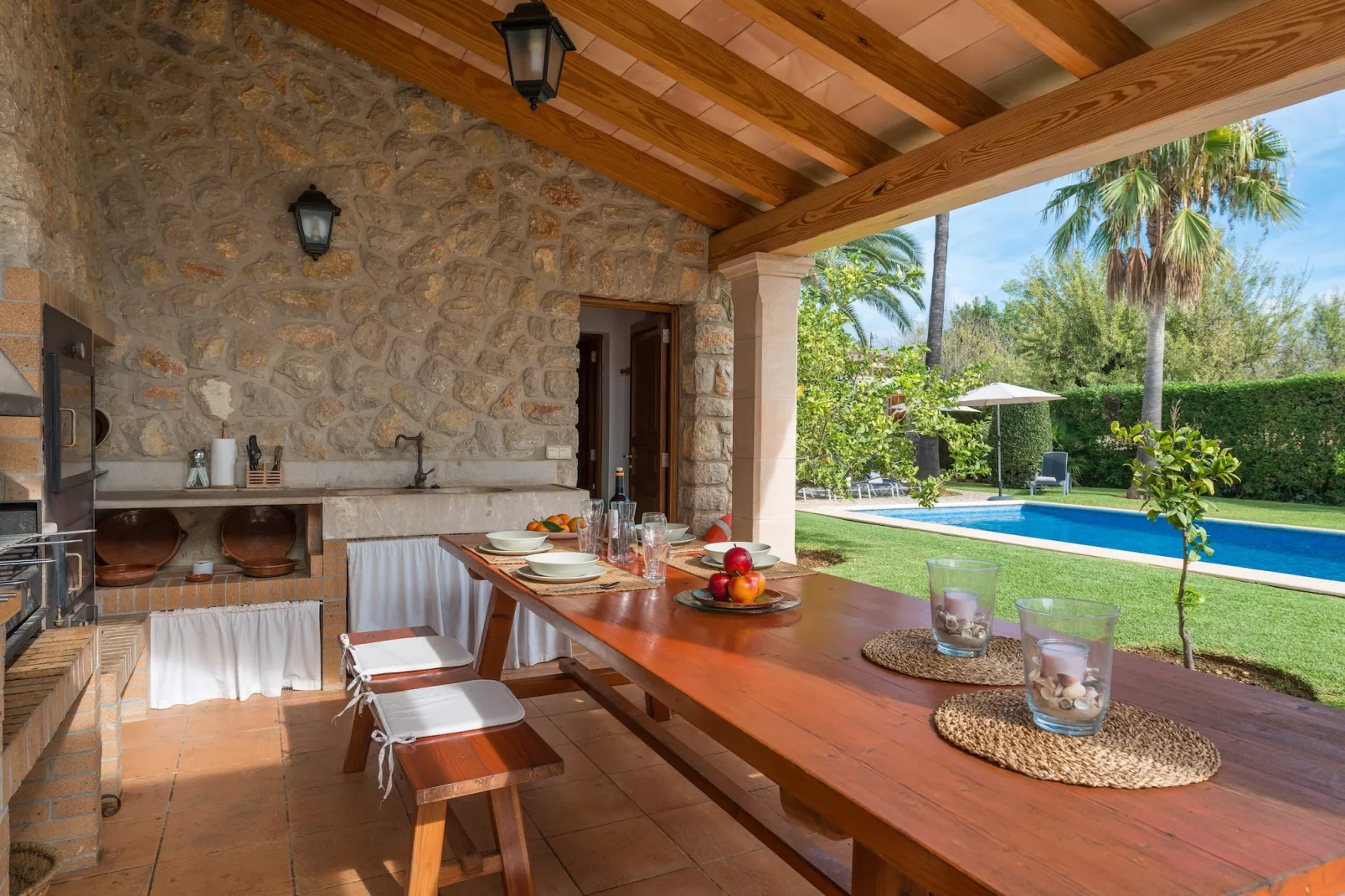 Finca Pou Nou - Buitenkant zomer