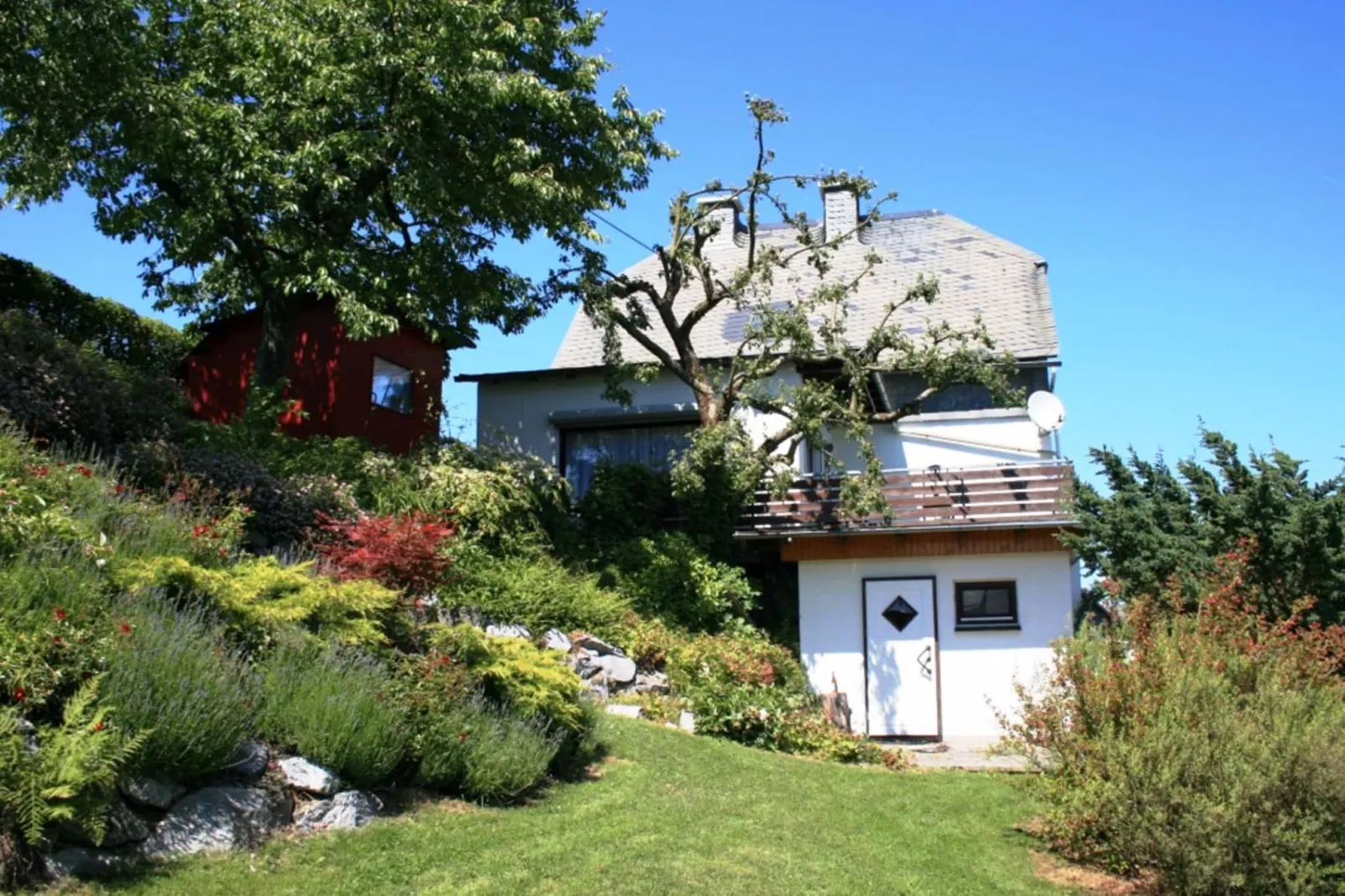 Haus am Iberg-Buitenkant zomer