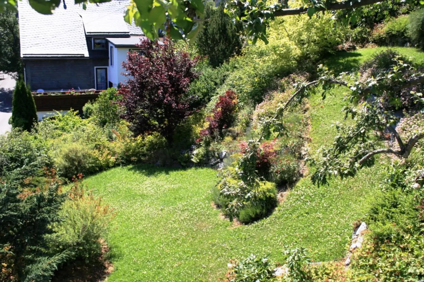 Haus am Iberg-Tuinen zomer