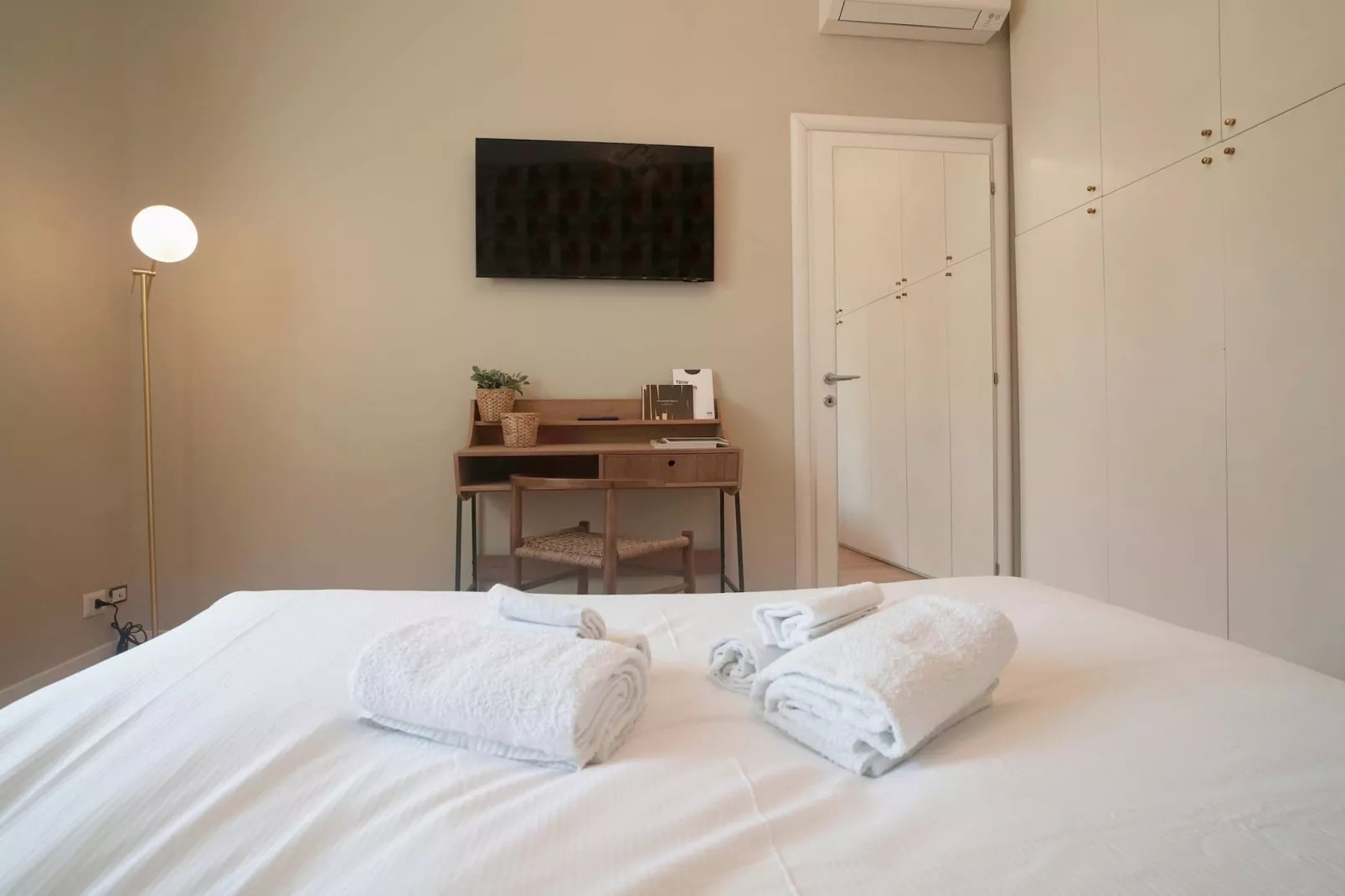 CENTRO Solferino - Elegant apt in historical build-Niet-getagd