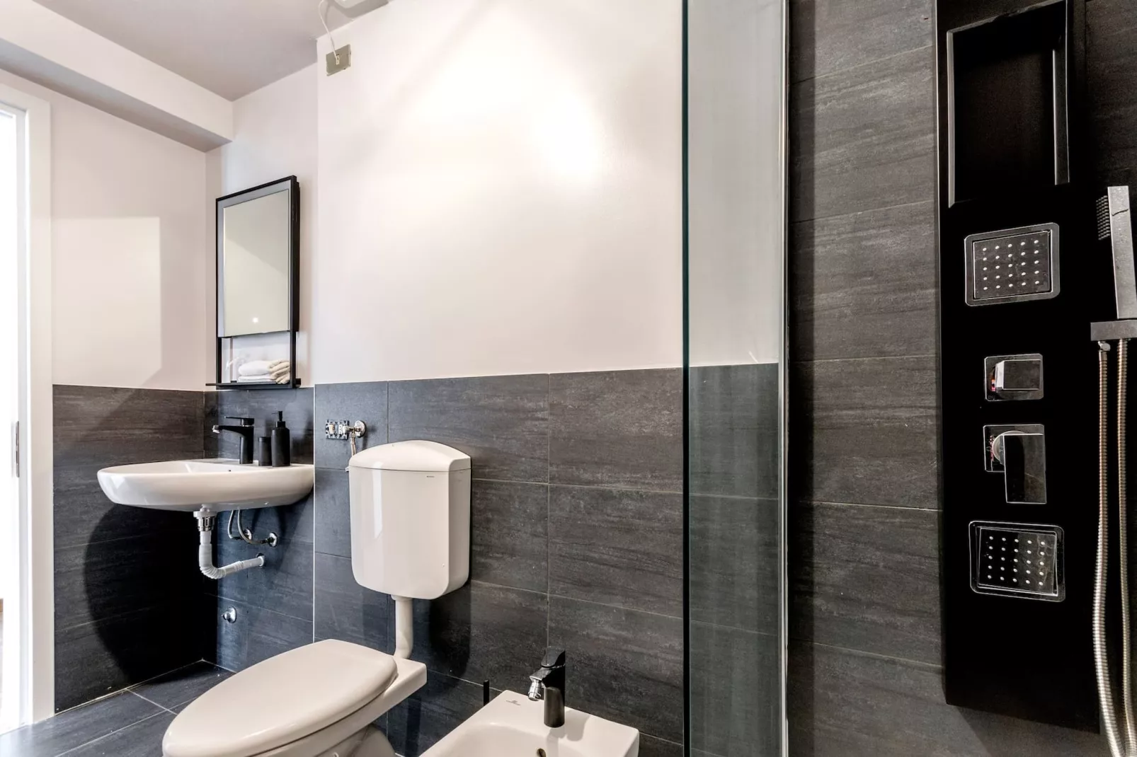 CENTRO Vicolo Fiori - Modern split-level apartment-Niet-getagd