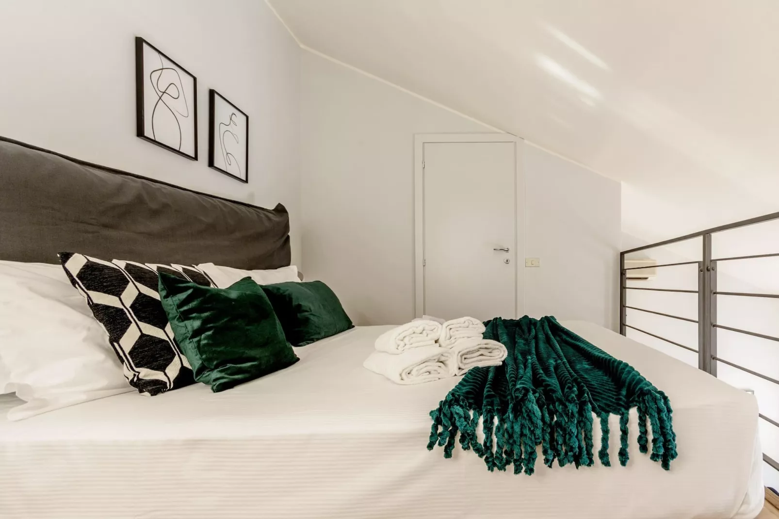 CENTRO Vicolo Fiori - Modern split-level apartment-Niet-getagd