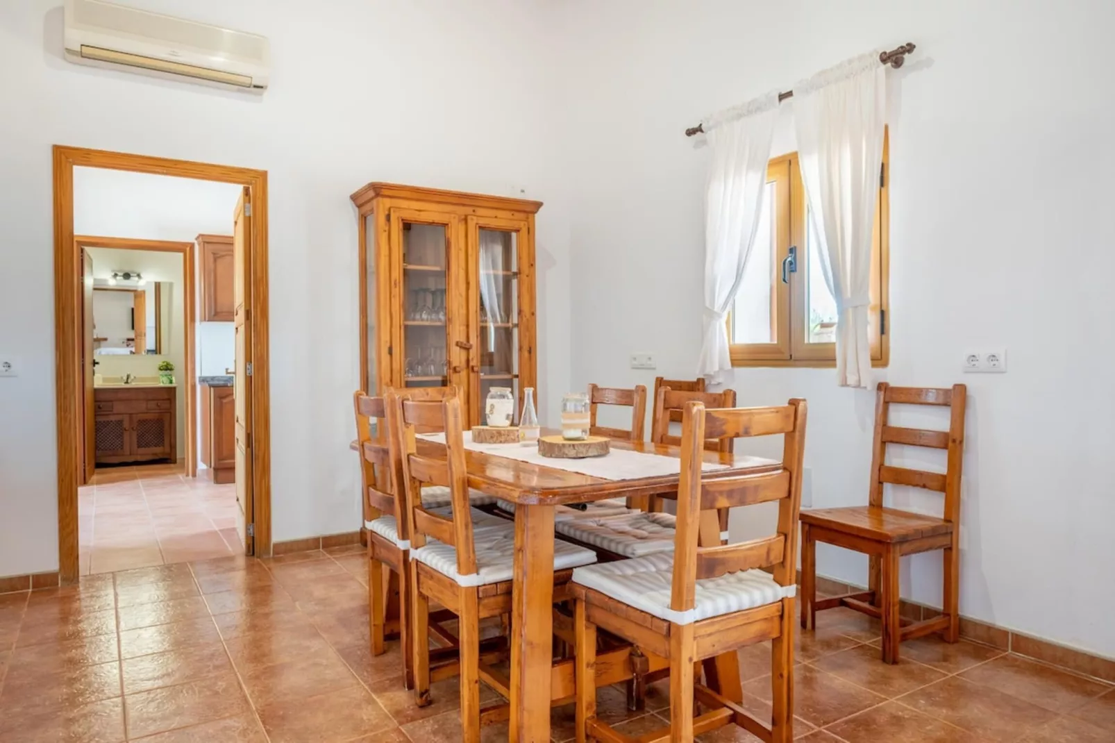 Can Grau Petit-Eetkamer