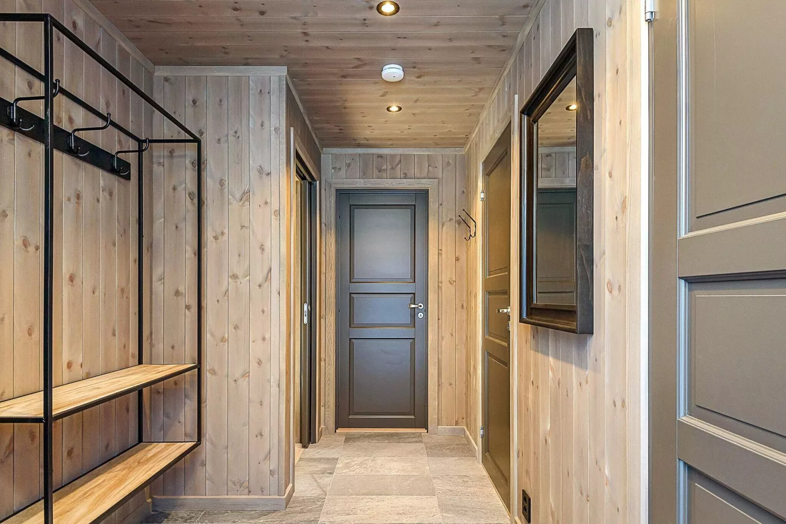 Stijlvolle Cabin Retreat in Varden-By Traum-Binnen