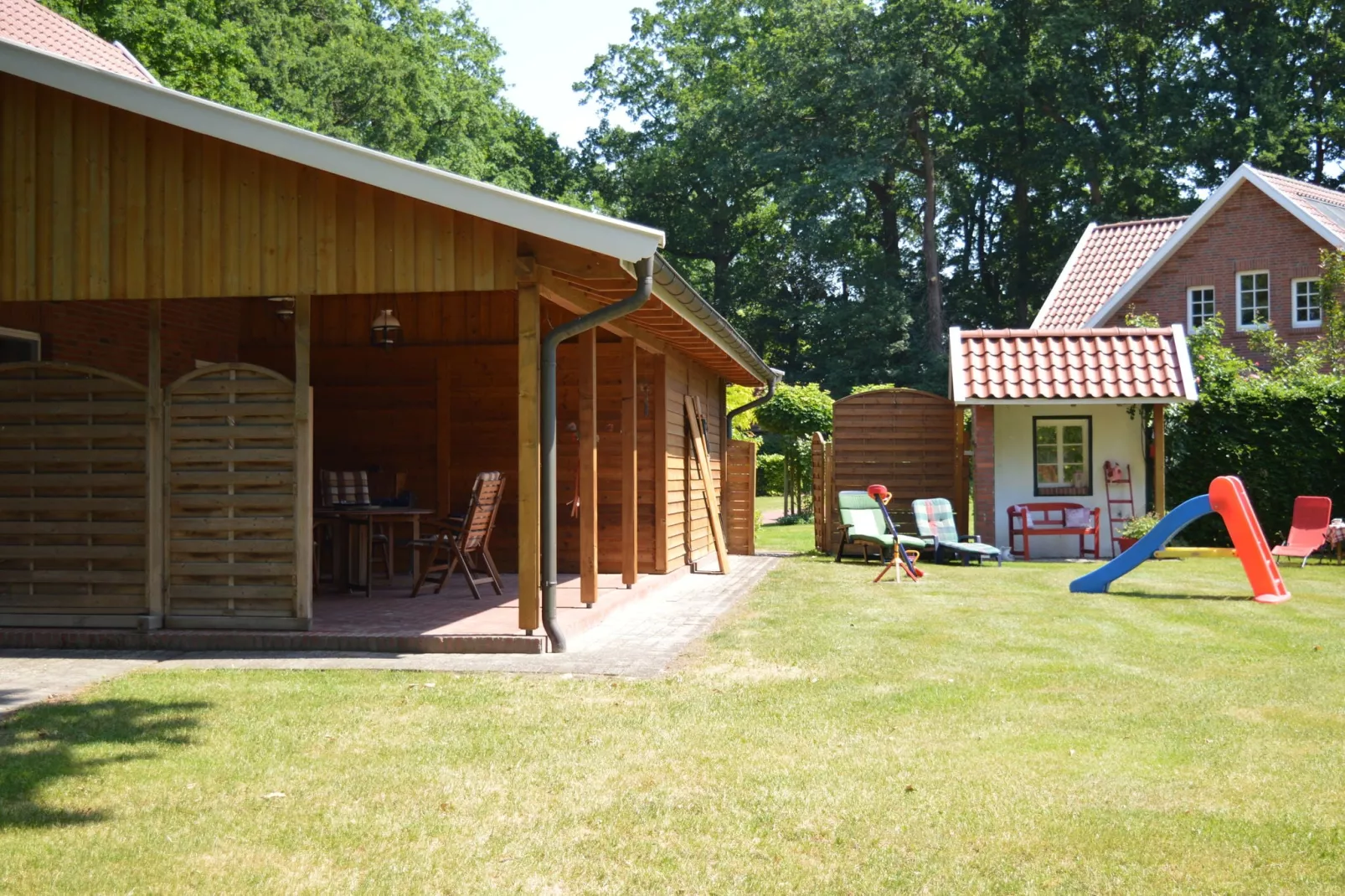 Landhaus Lindern-Tuinen zomer