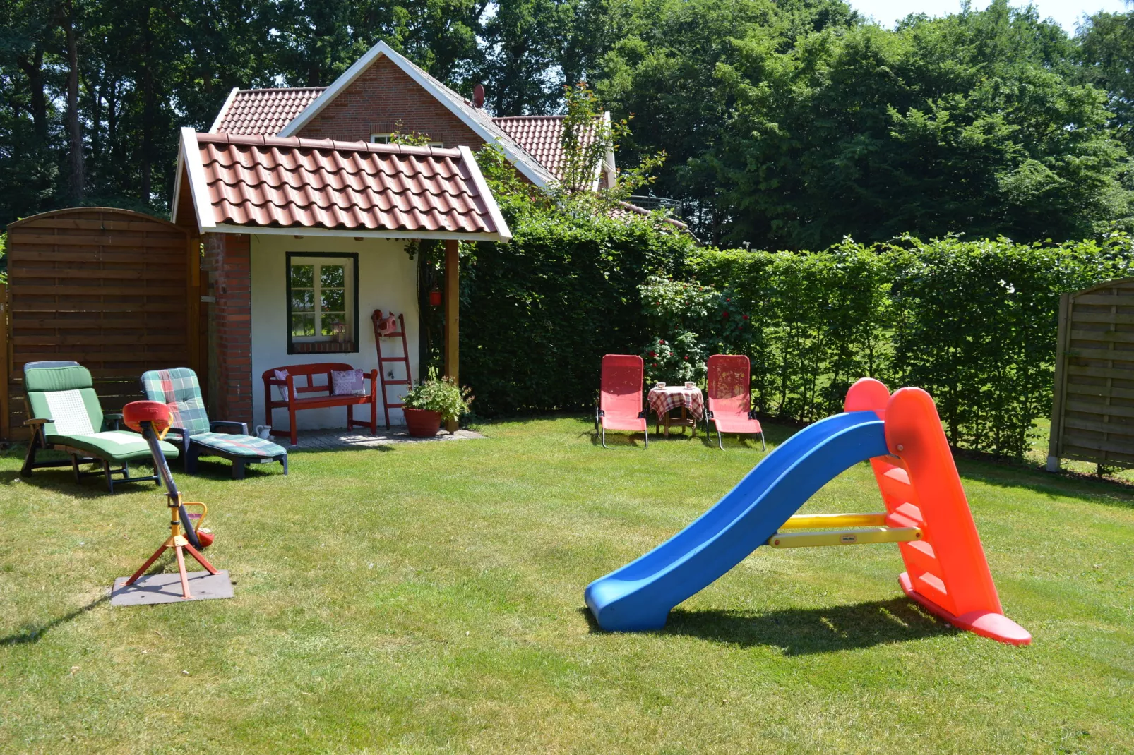 Landhaus Lindern-Tuinen zomer