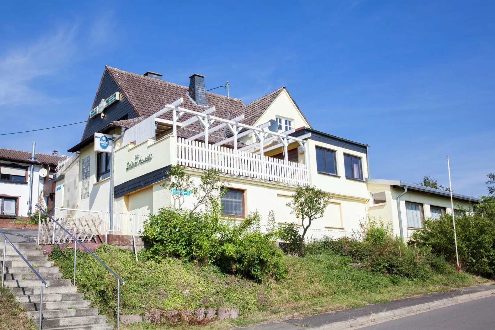 Zur Schöne Aussicht-Buitenkant zomer