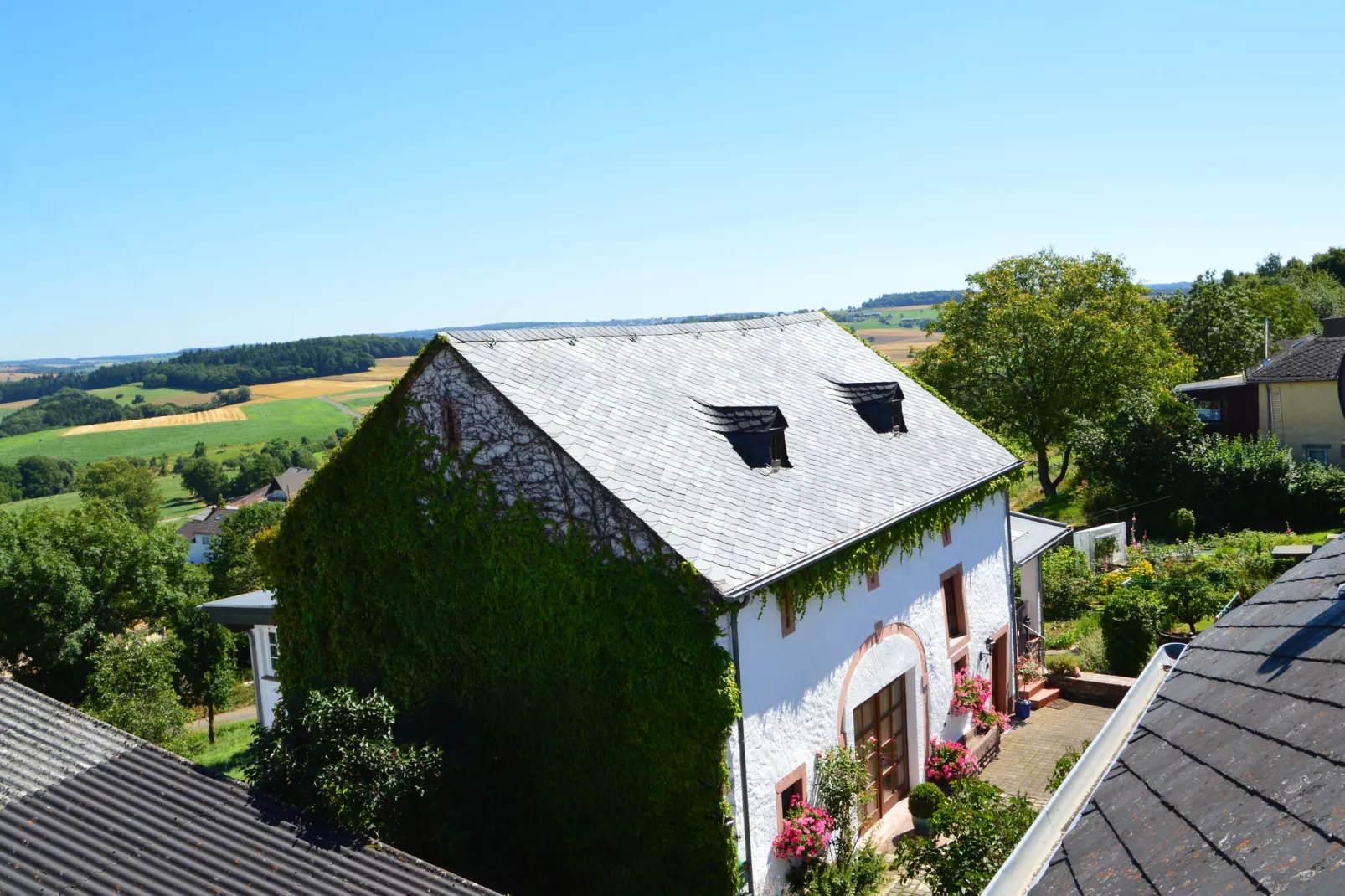 Scheune zur Schönen Aussicht-Buitenkant zomer