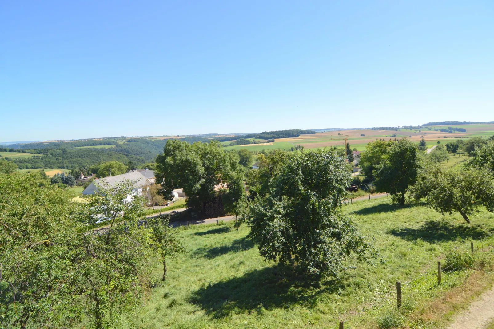 Scheune zur Schönen Aussicht-Uitzicht zomer