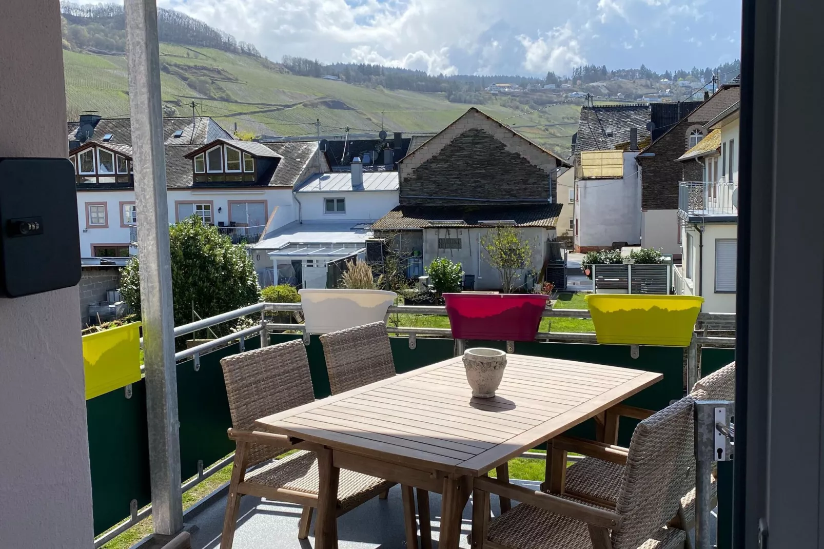 Weingut Tosta - Trittenheim / Katrin- Cara_Mia-Terrasbalkon
