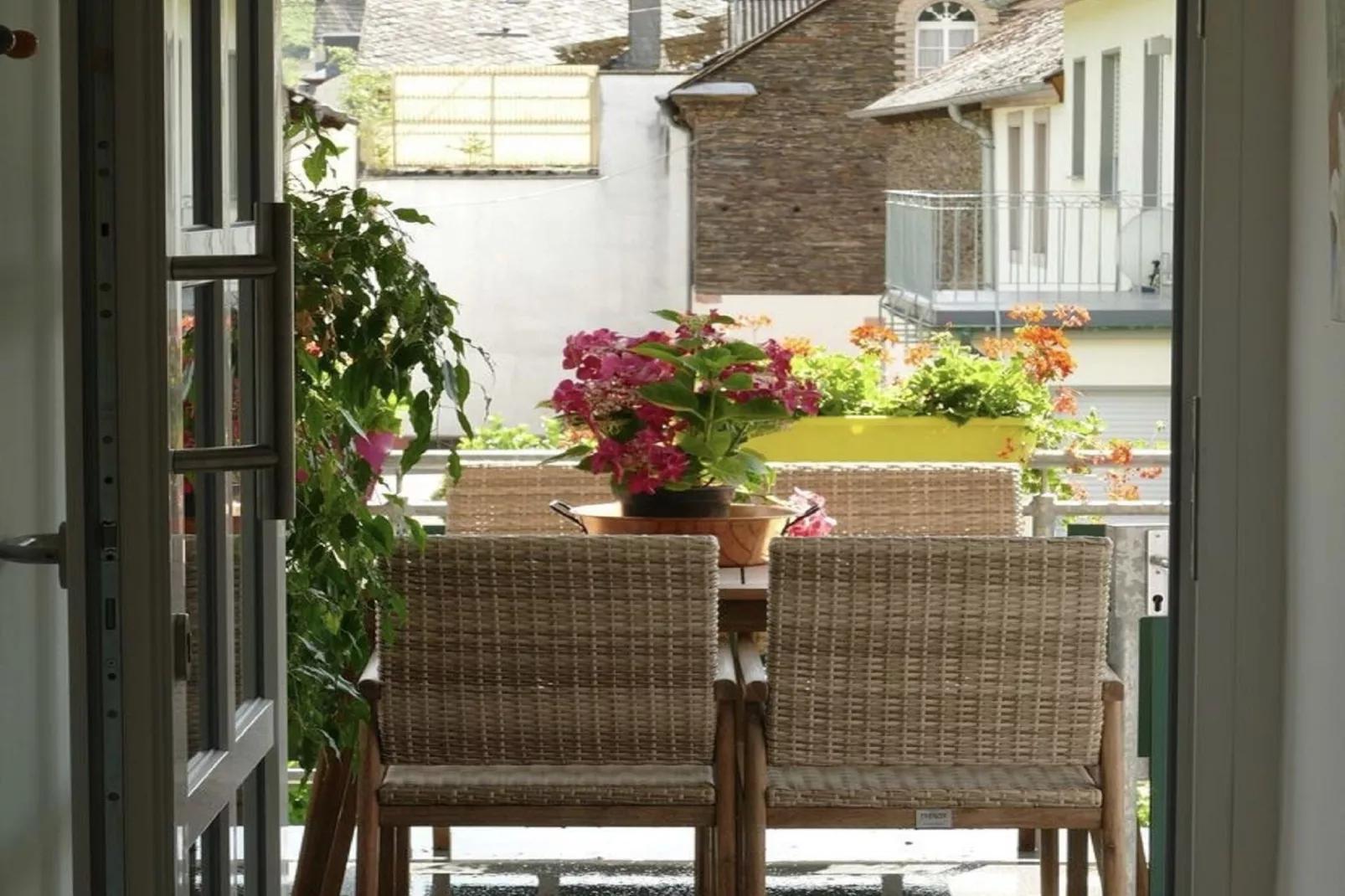 Weingut Tosta - Trittenheim / Katrin- Cara_Mia-Terrasbalkon