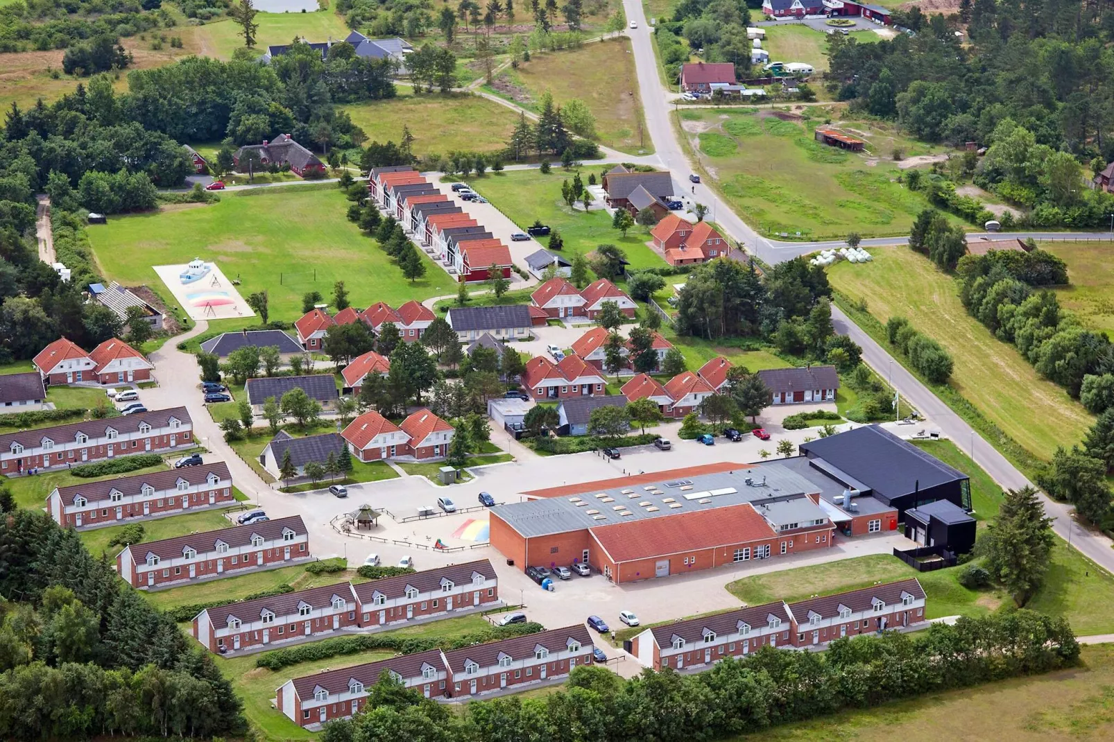 14 persoons vakantie huis op een vakantie park in Blåvand-Buitenlucht