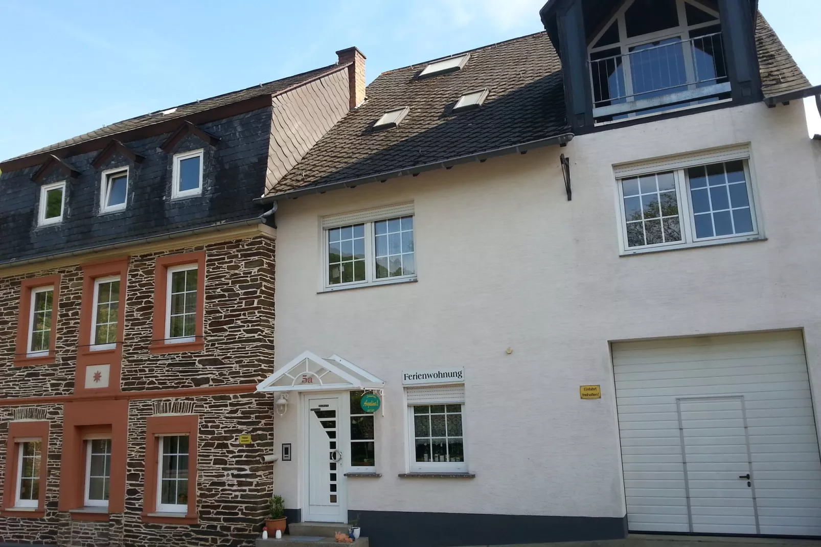 Ferienweingut Emmerich-Buitenkant zomer