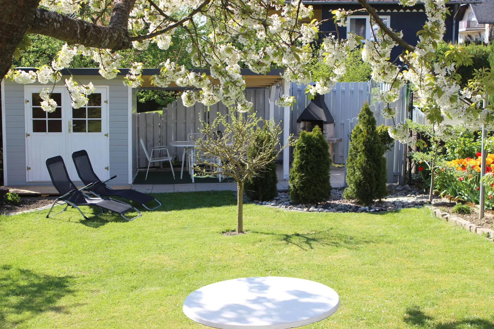 Haus Greta-Tuinen zomer
