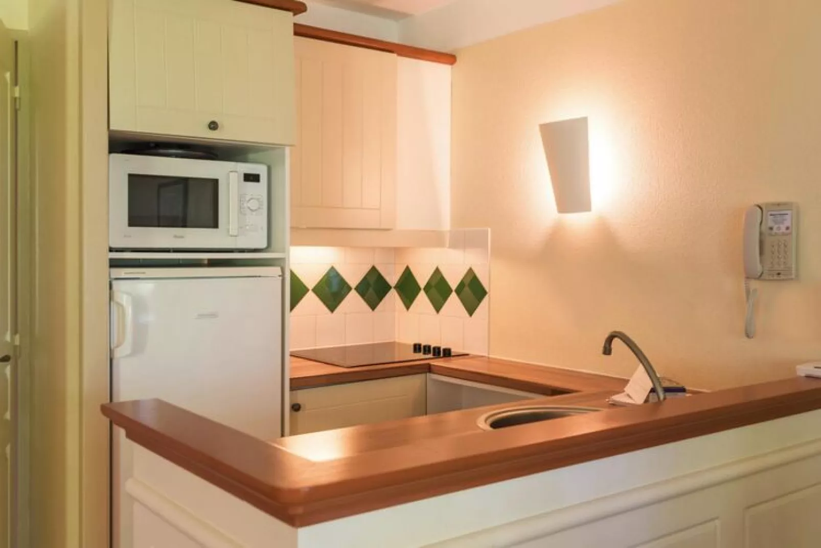 Residence La Villa Maldagora St Jean-de-Luz - 27 Apt 7 p- 1 chambre  1 coin nuit Standarding alcove-27 Apt. 7 p.- 1 chambre + 1 coin nuit Standarding alcove-Keuken