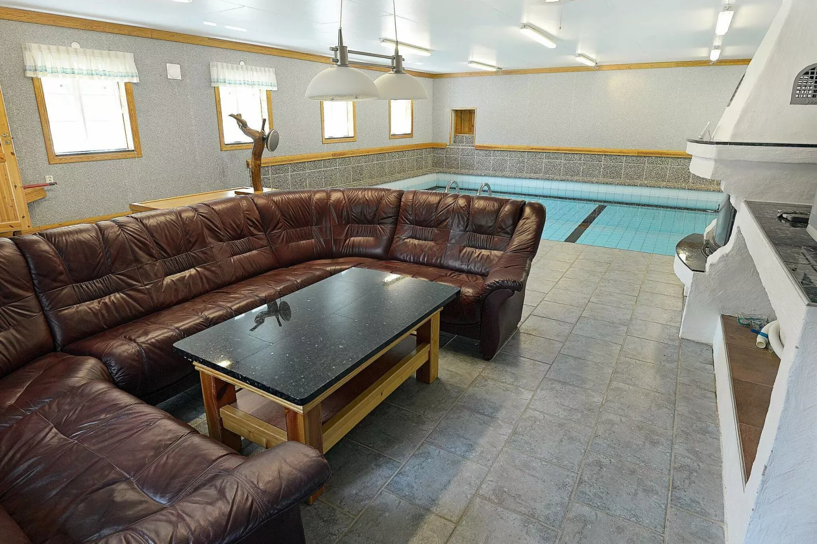 17 persoons vakantie huis in MELLERUD-Zwembad