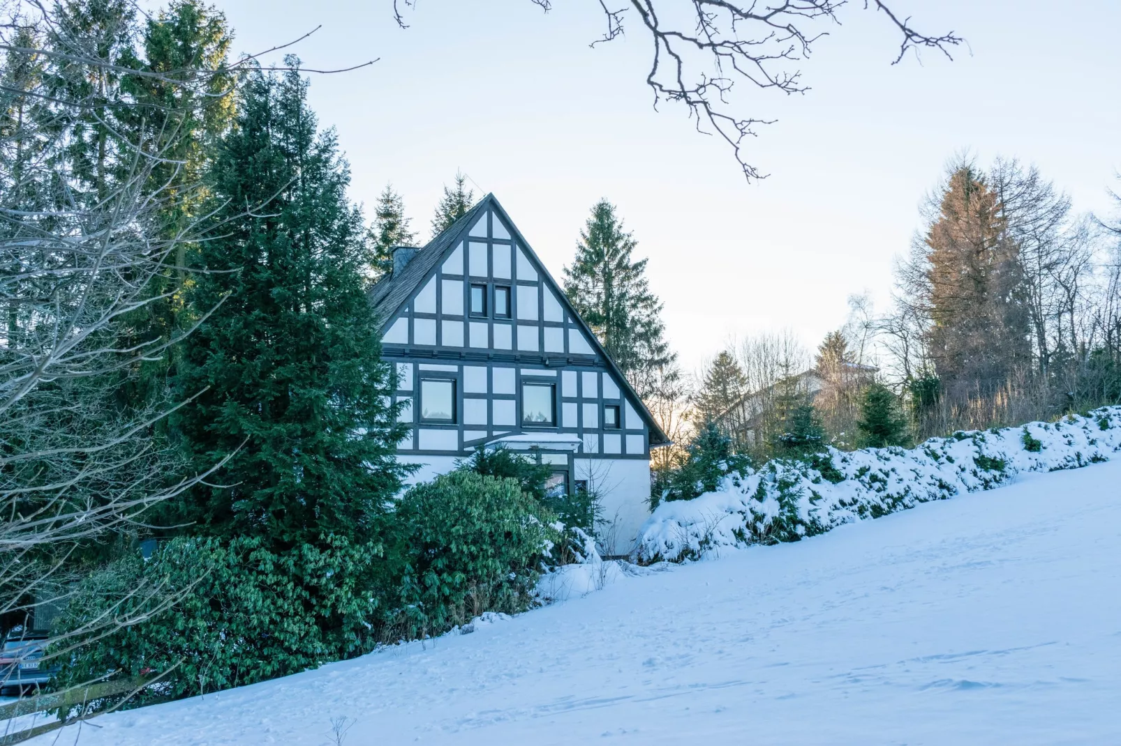 Idyllisch vakantiehuis bij het skigebied-Exterieur winter