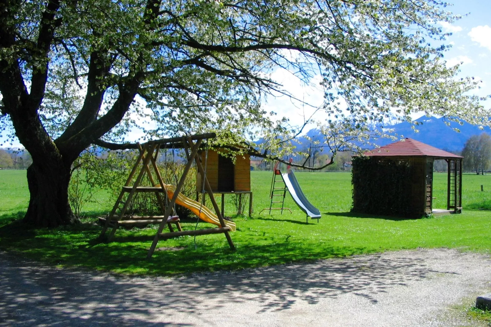 Hexenhäuschen-Tuinen zomer