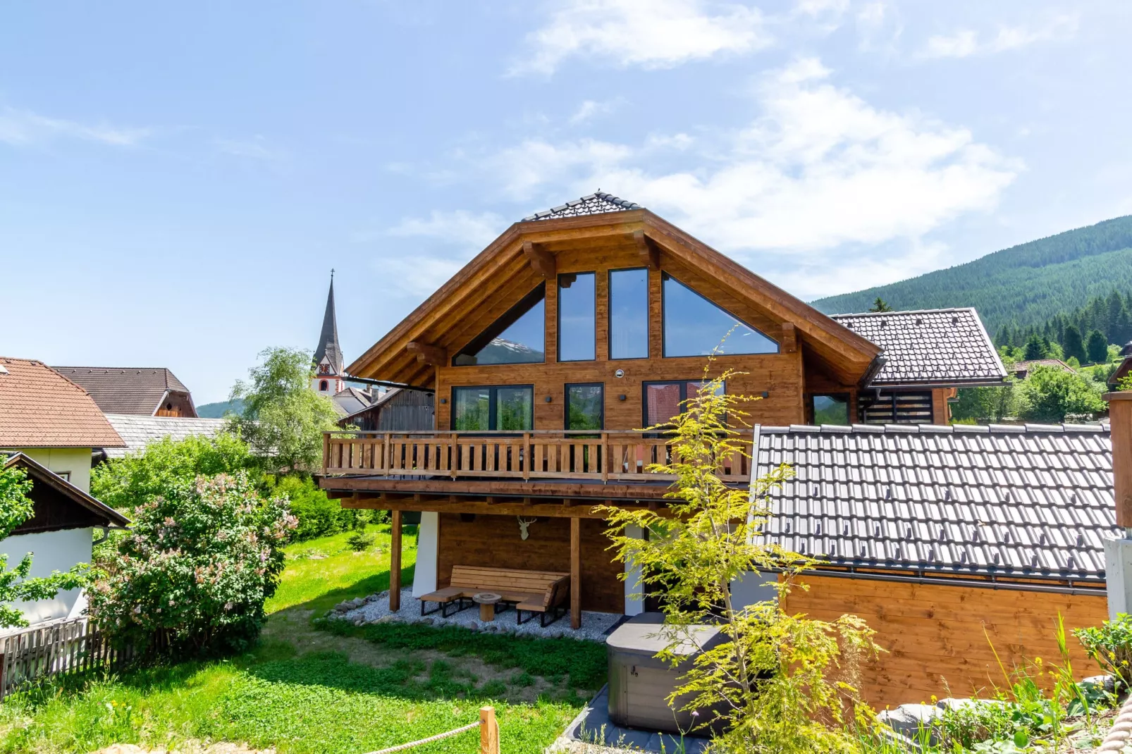 Alpinn Wellnesschalet 1-Buitenkant zomer