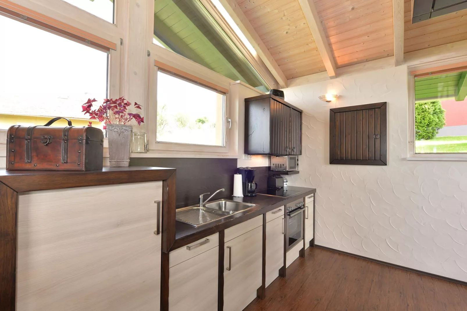 Ferienhaus mit Whirlpool und Sauna in Viechtach-Keuken