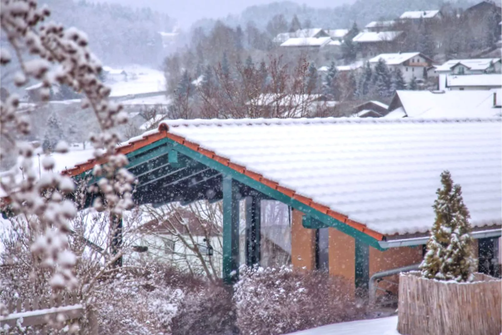 Ferienhaus mit Whirlpool und Sauna in Viechtach-Exterieur winter