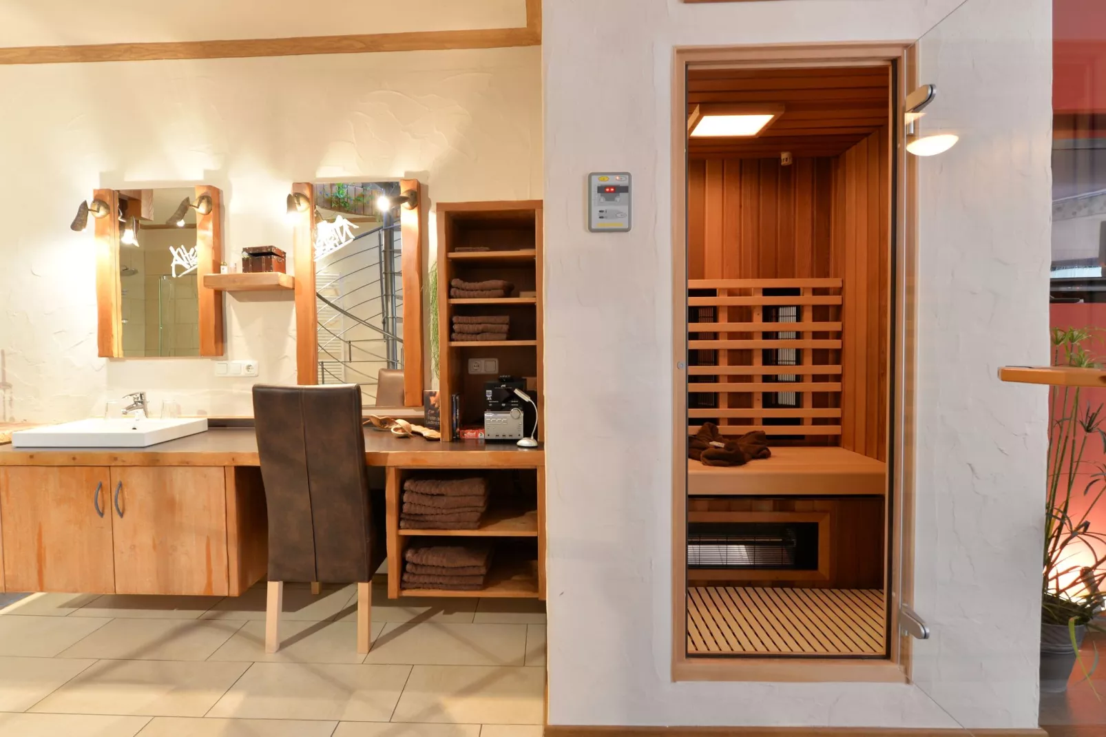 Ferienhaus mit Whirlpool und Sauna in Viechtach-Wellness