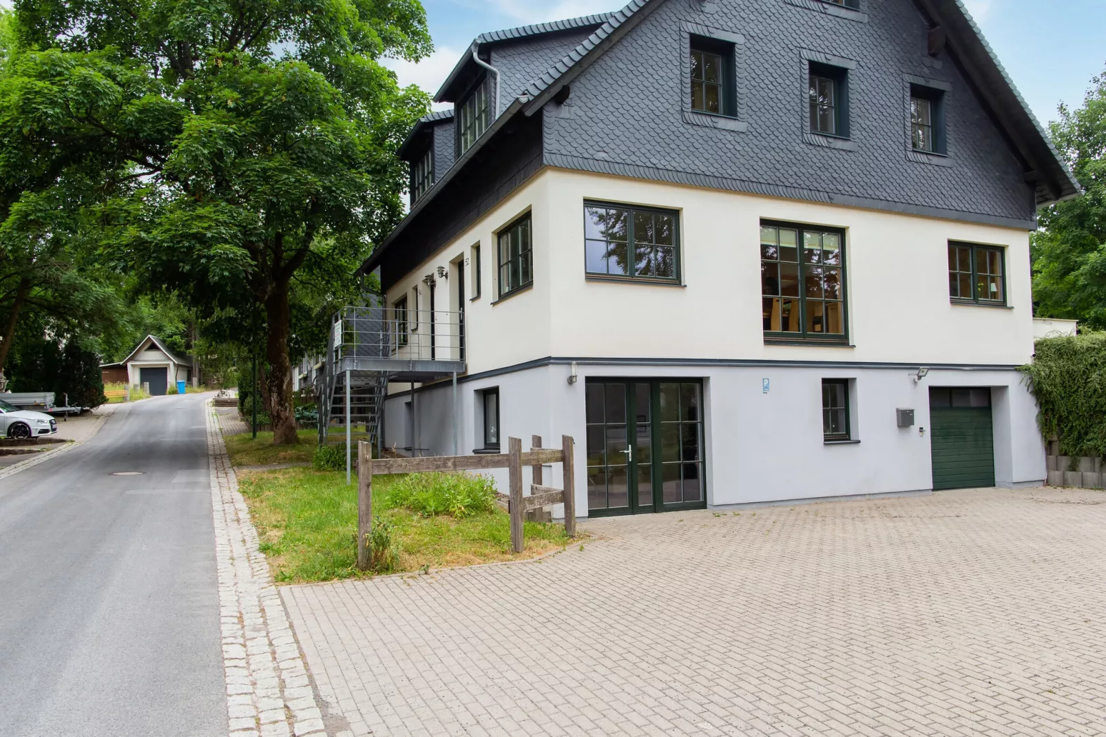 Gruppenhaus Friedrichshöhe-Buitenkant zomer