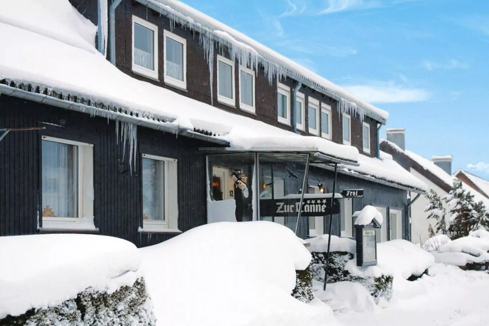 Kombination Bärenhütte  Hirschblick 10 Erw 2 Kinder-Exterieur winter