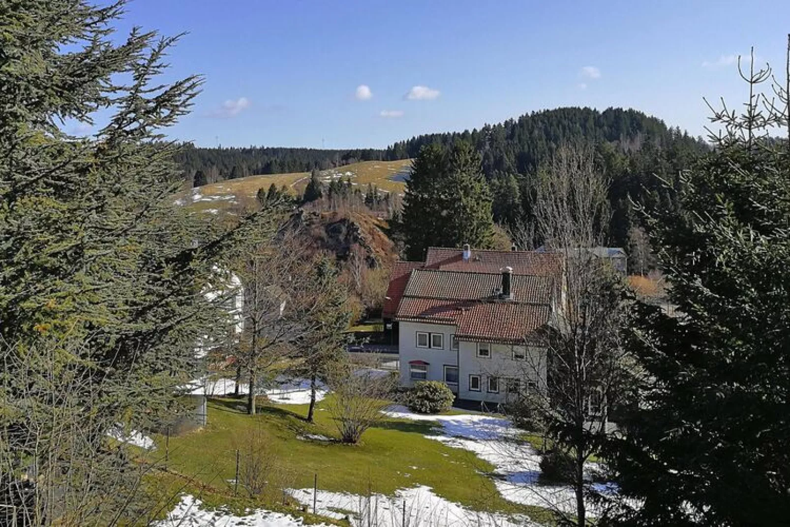 Kombination Bärenhütte  Hirschblick 8 Erw 2 Kinder-Buitenkant zomer