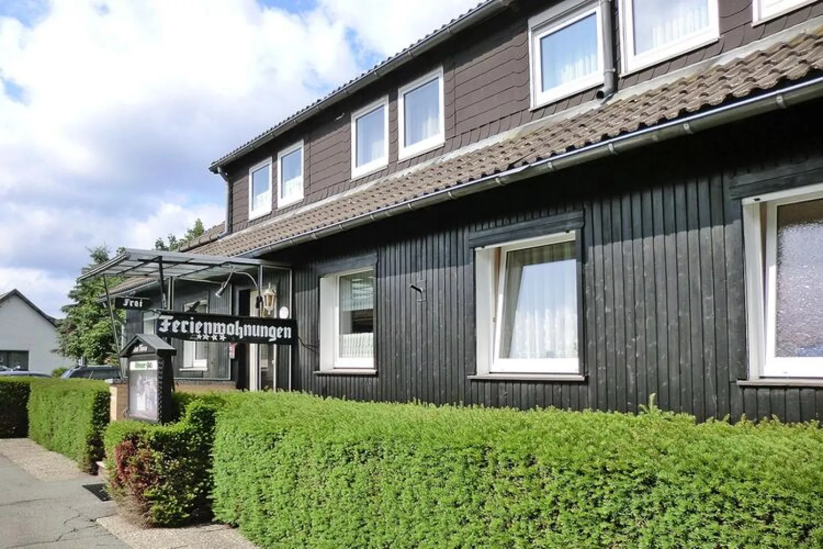 Kombination Bärenhütte  Hirschblick 10 Erw 2 Kinder-Buitenkant zomer