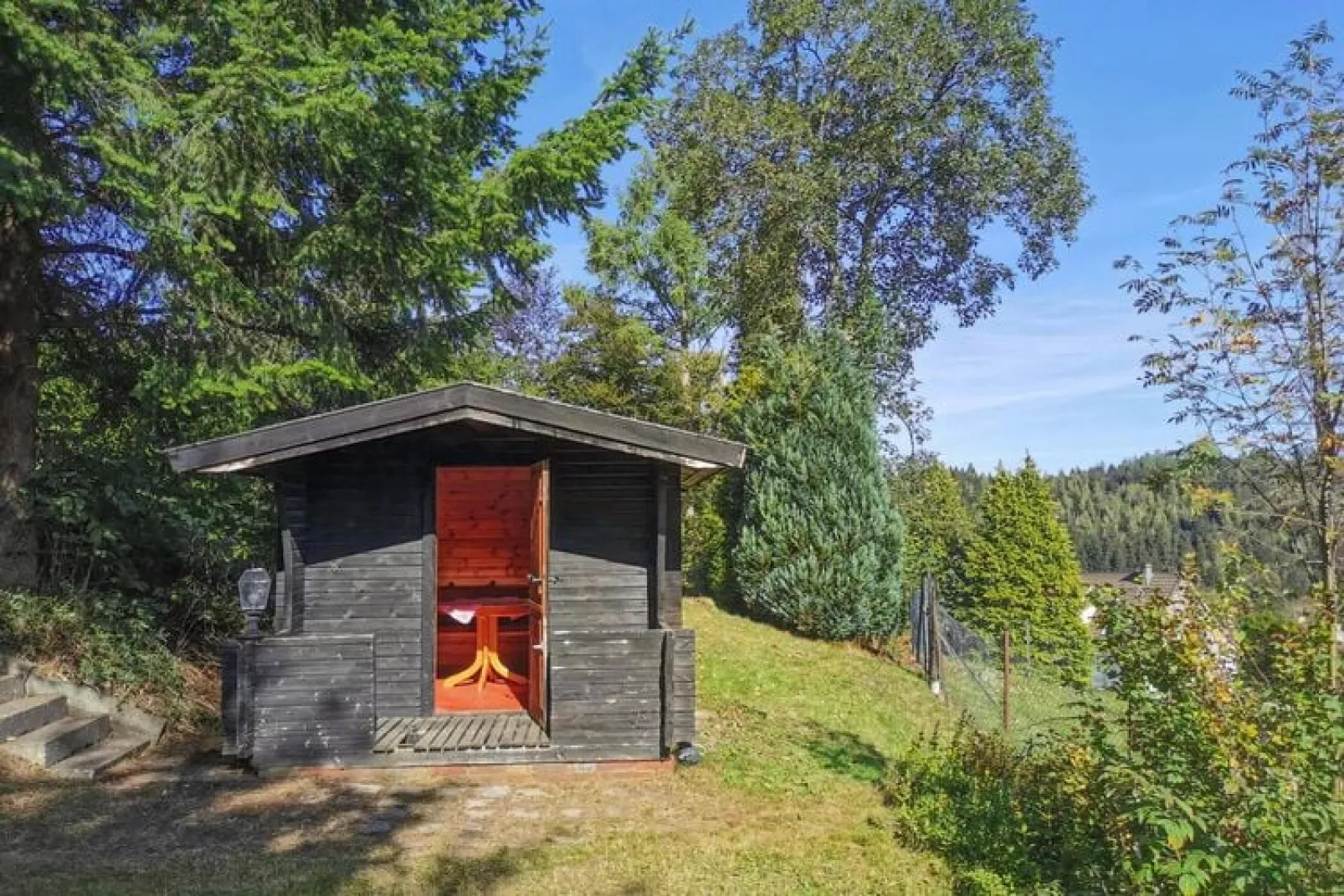 Kombination Bärenhütte  Hirschblick 10 Erw 2 Kinder-Buitenkant zomer