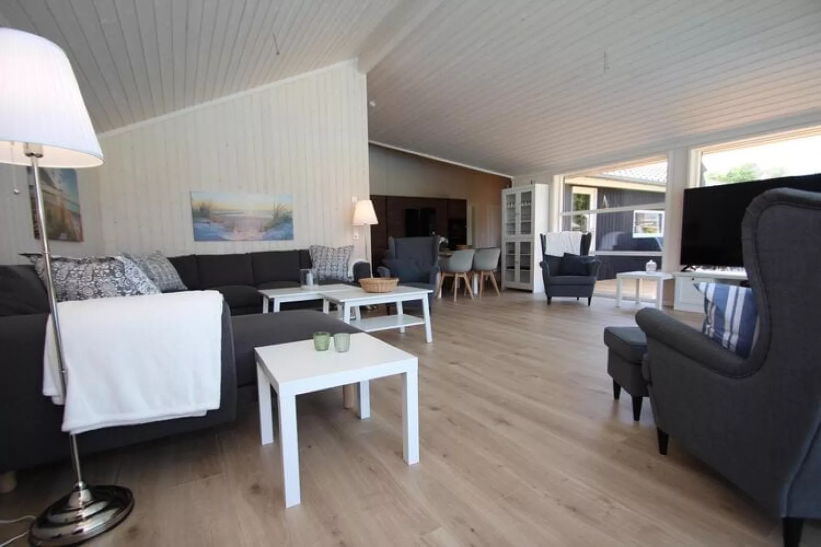 Poolhaus 140 qm-Woonkamer