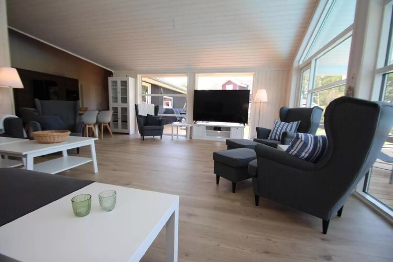 Poolhaus 140 qm-Woonkamer